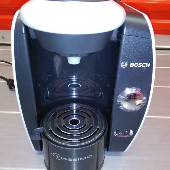 Coffee machine - Picture 1 of 2